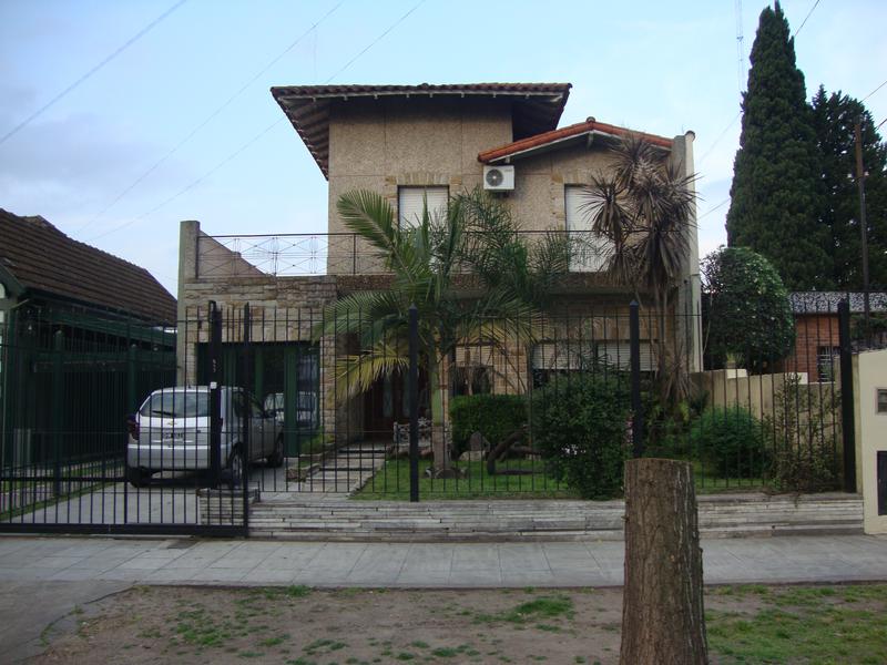 #211432 | Venta | Casa | Jose Marmol (Toneguzzo Inmobiliaria)