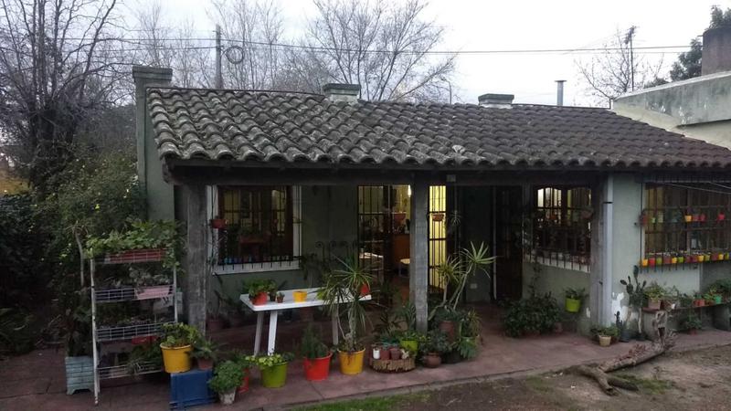 #1231303 | Venta | Casa | Bella Vista (diego swirido negocios inmobiliarios)