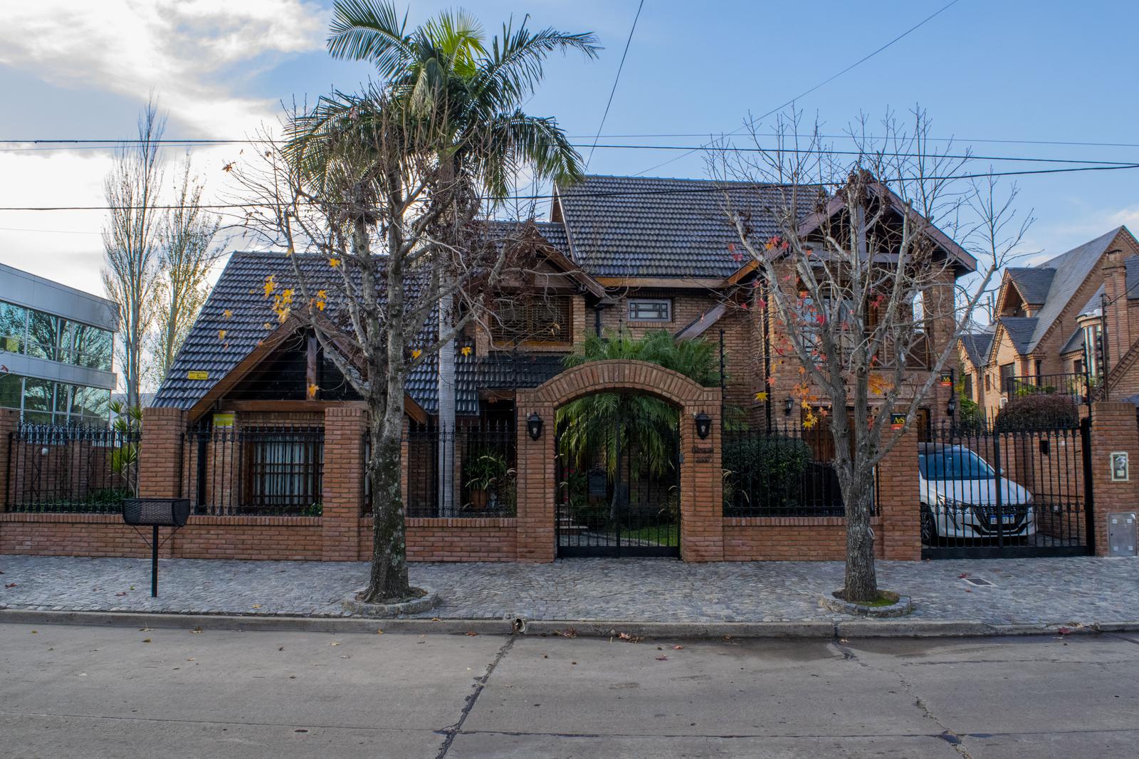 #4255123 | Venta | Casa | Barrio Aleman (Bezruk Inmuebles)