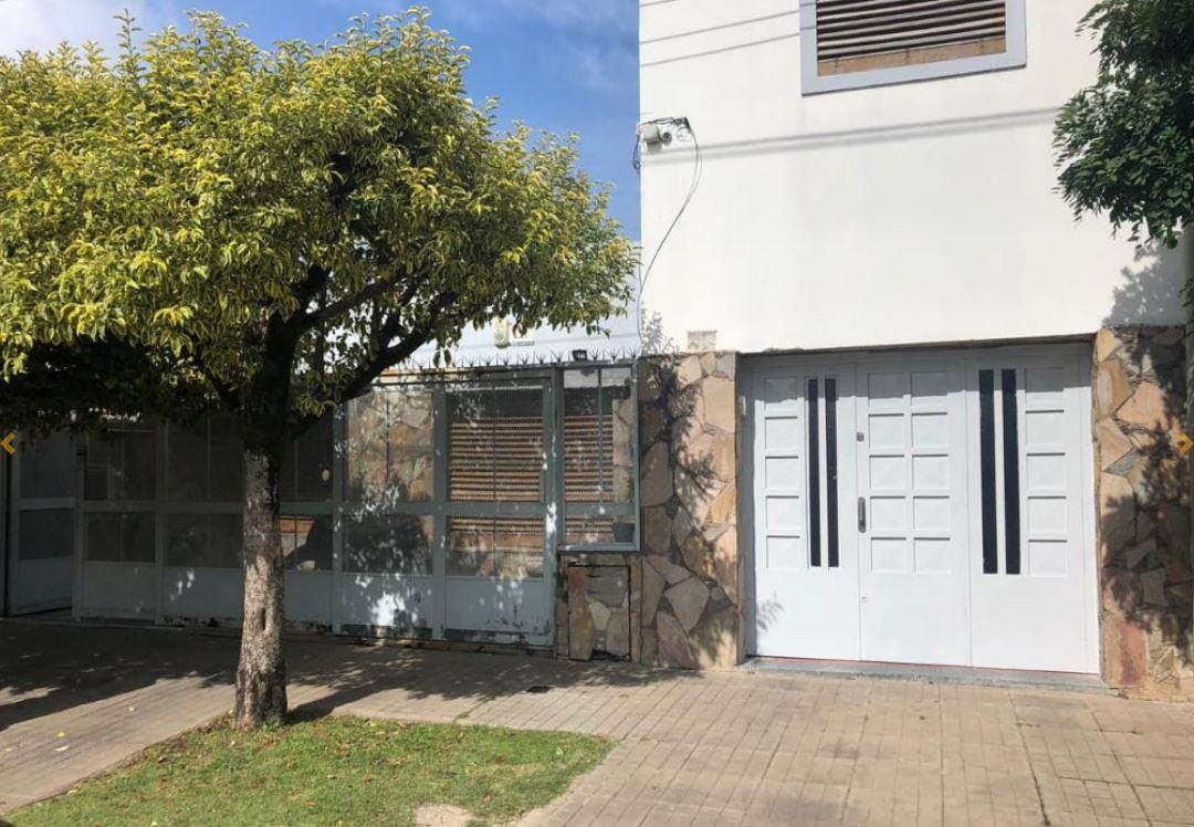 #5479820 | Venta | Casa | Barrio Jardin (Estudio Yacoub)