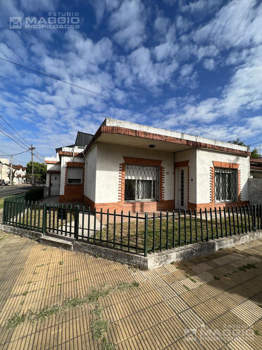 #3244027 | Venta | Casa | Ramos Mejia Sur (Estudio A. Maggio Propiedades)