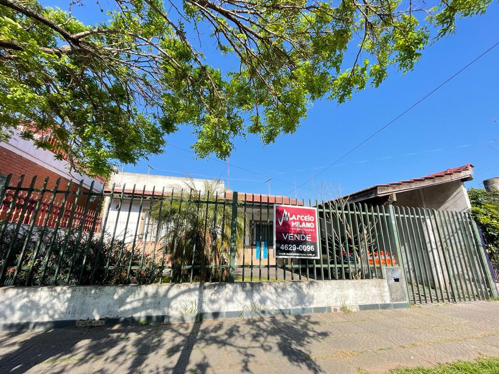 #4535543 | Venta | Casa | Villa Luzuriaga (Marcelo Milano Propiedades)