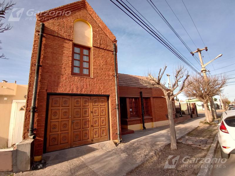 #2122250 | Venta | Casa | Trelew (Garzonio Propiedades)