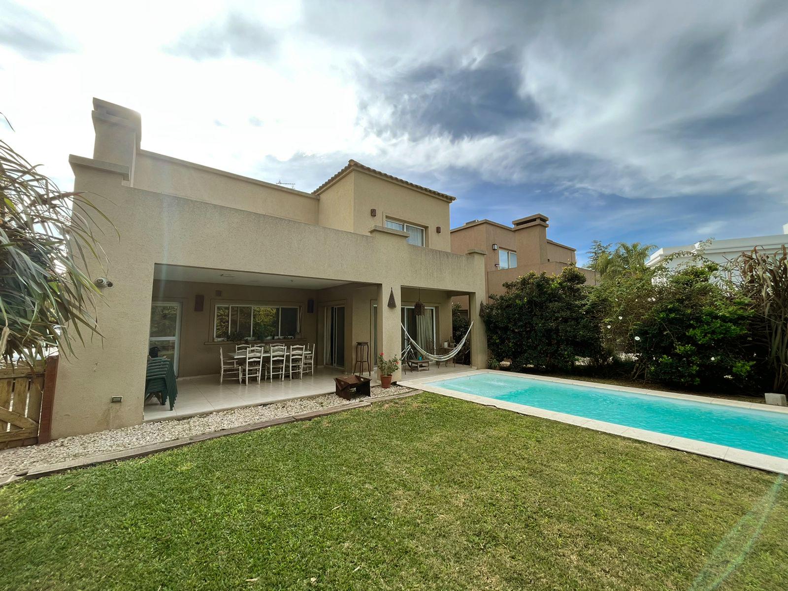 #4119706 | Sale | House | Las Orquideas (Claudio Parra Propiedades)