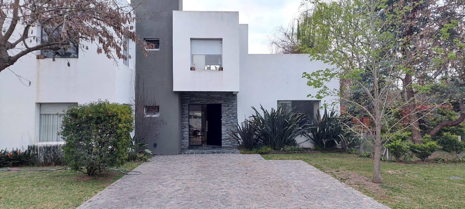 #4571198 | Sale | House | Santa Ana (Claudio Pramparo Estudio Inmobiliario)