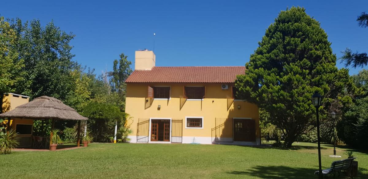 #1921416 | Venta | Casa | Champagnat (Nidia Propiedades)