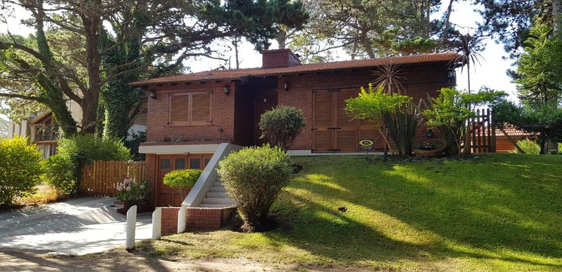 #4513780 | Venta | Casa | Pinamar (EMEESE SRL)