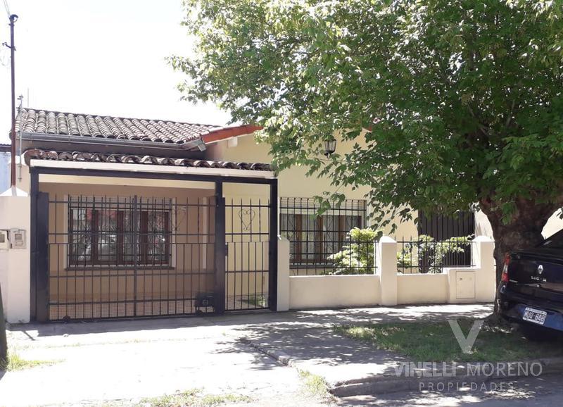 #1809207 | Venta | Casa | Temperley (Alicia Vinelli Propiedades)