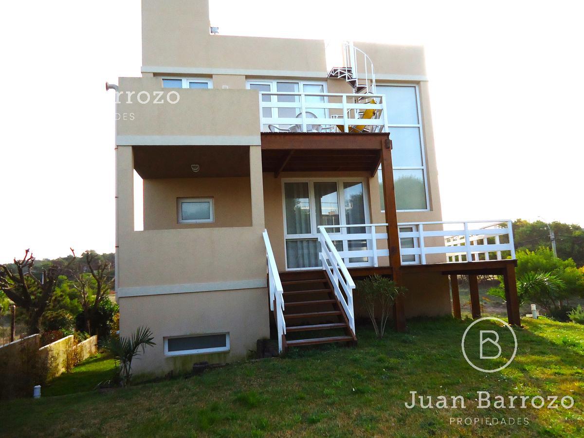 #3951388 | Sale | House | Villa Gesell (Juan Barrozo Propiedades)