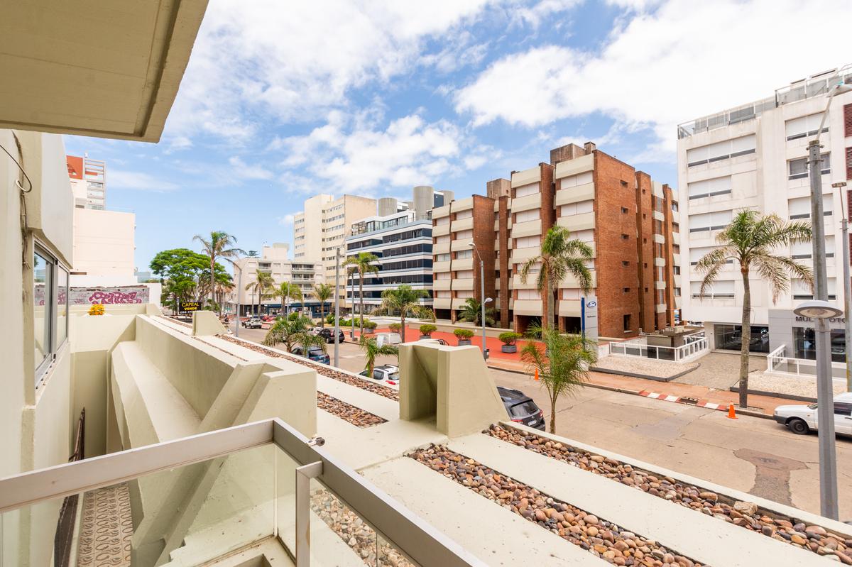 #3449893 | Sale | Apartment | Península (Emiliano Pedrozo)