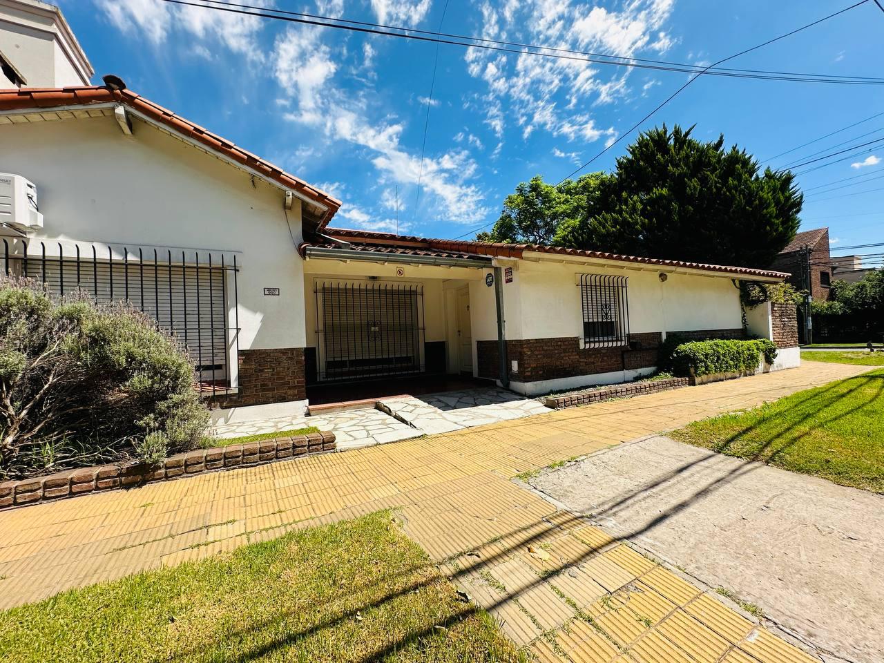 #4933021 | Sale | House | Castelar Norte (Gastón Escriña propiedades)