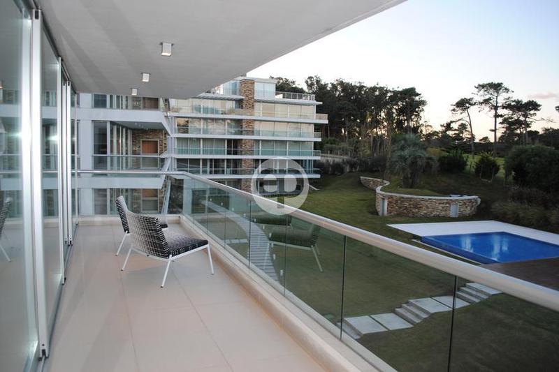 #3238675 | Venta | Departamento | Playa Brava (Emiliano Pedrozo)