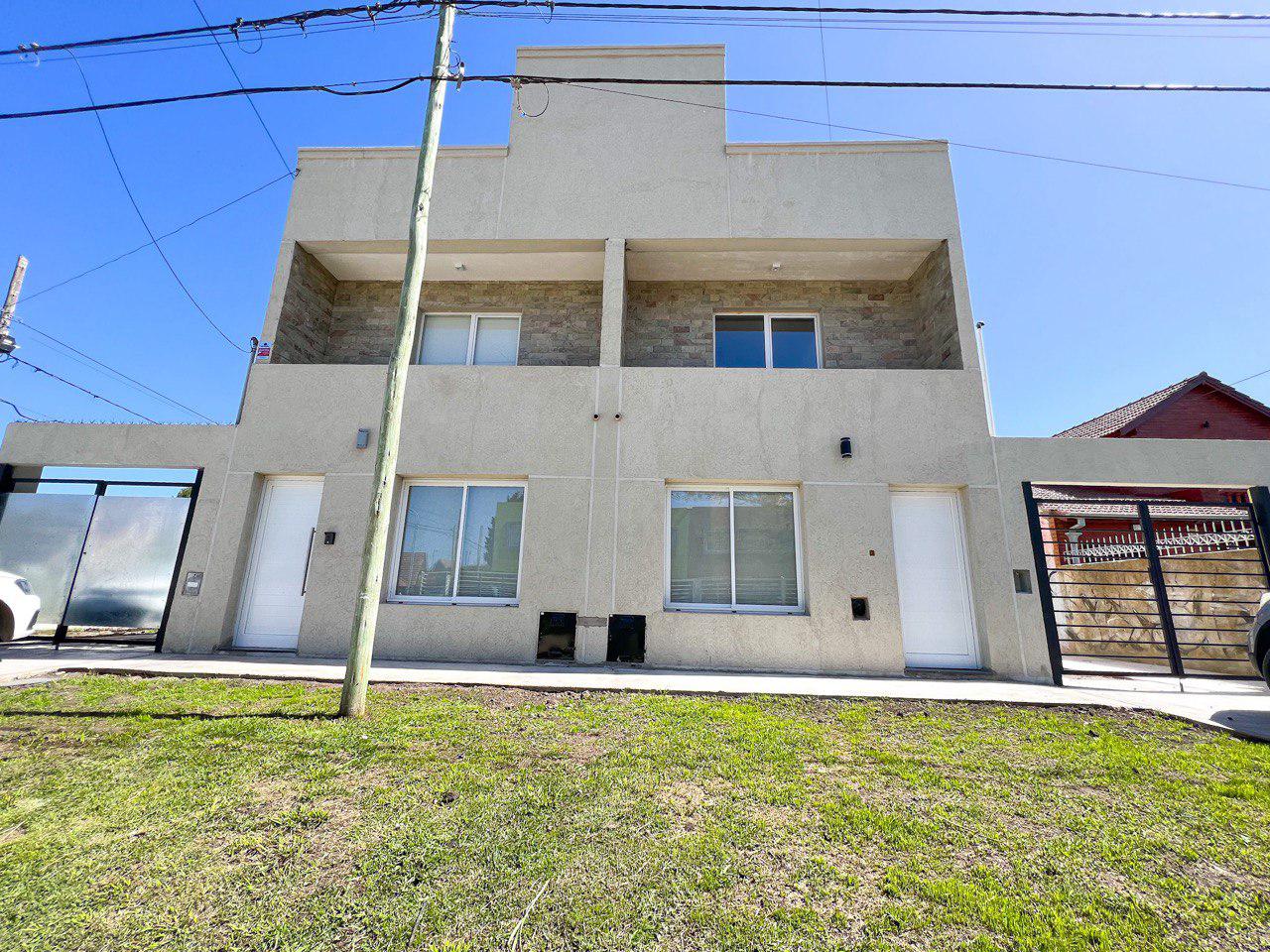 #4743866 | Venta | PH | Los Pinares (De Pedro Propiedades)