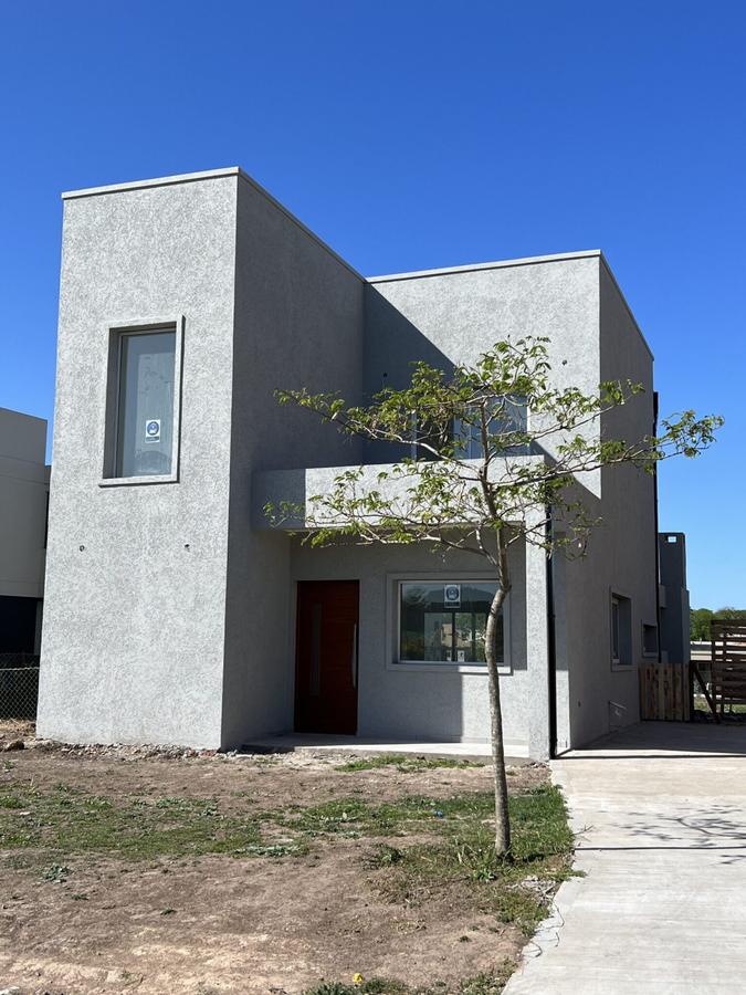 #3891562 | Venta | Casa | Santa Lucía (Balbi Propiedades)