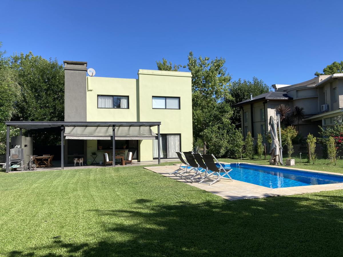 #3667611 | Venta | Casa | Village Del Parque (Natalia Flores bienes raíces)