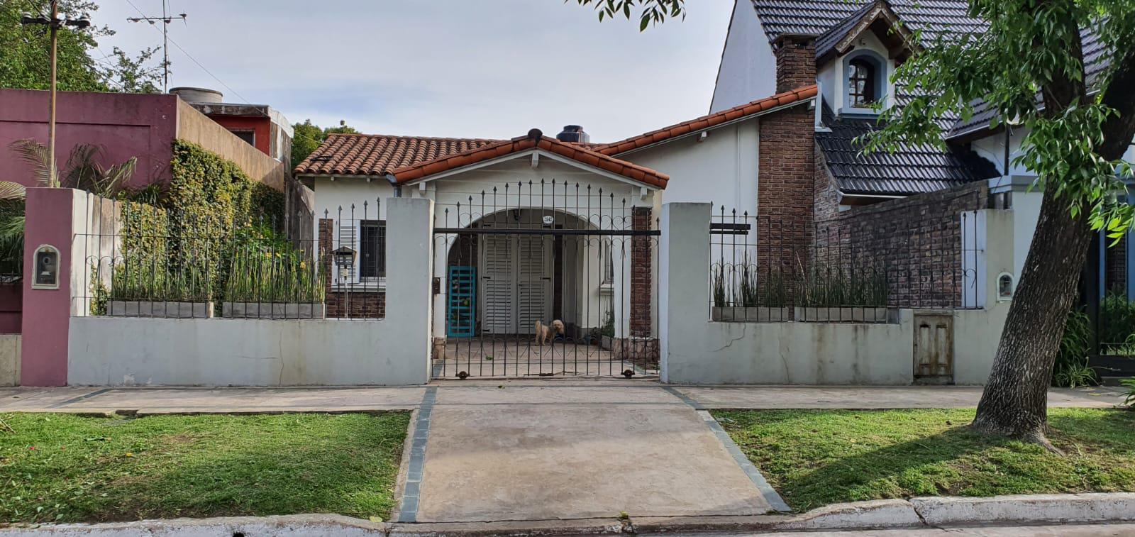 #4765962 | Sale | House | Castelar Sur (Anabella Repetto Propiedades)