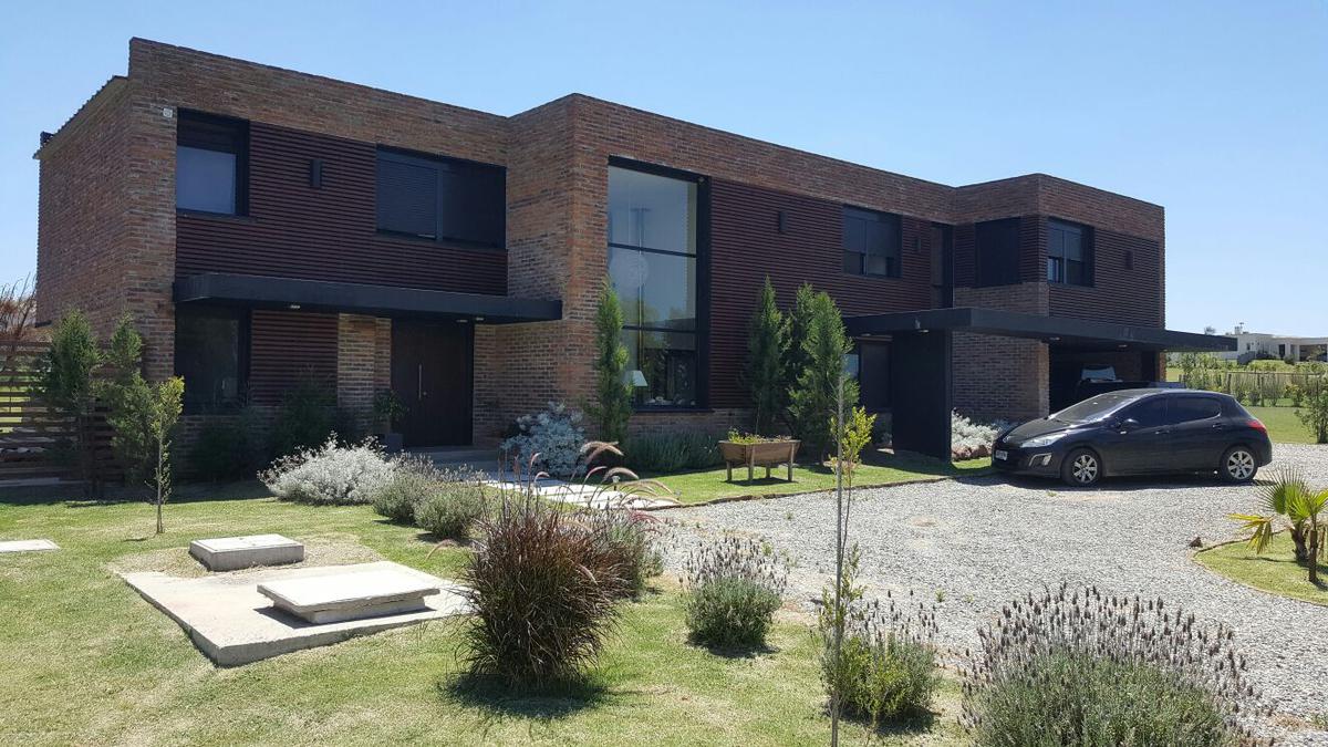 #760128 | Venta | Casa | Colinas de Carrasco (Punto inmobiliario)