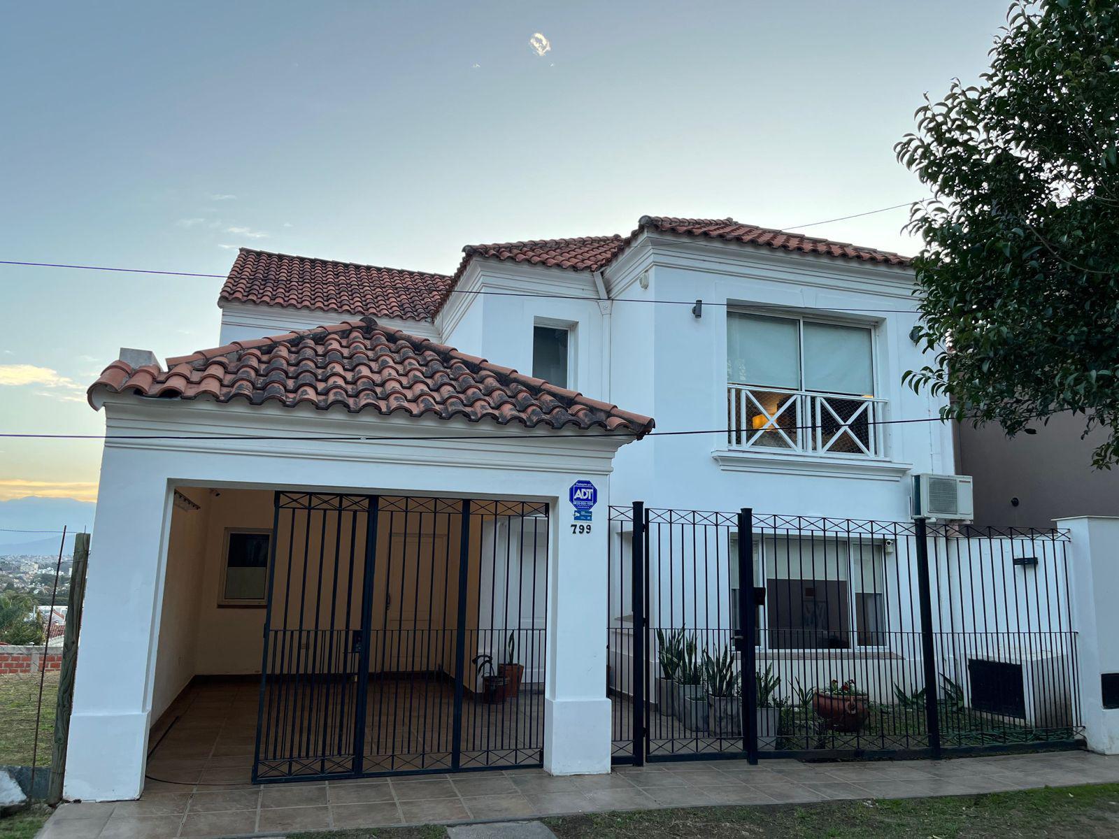 #4921348 | Sale | House | Barrio Tres Cerritos (SEMA Bienes Raíces)