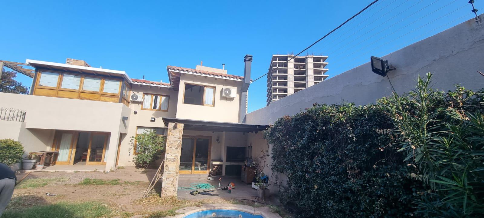 #5148727 | Venta | Casa | Godoy Cruz (COCUCCI INMOBILIARIA)