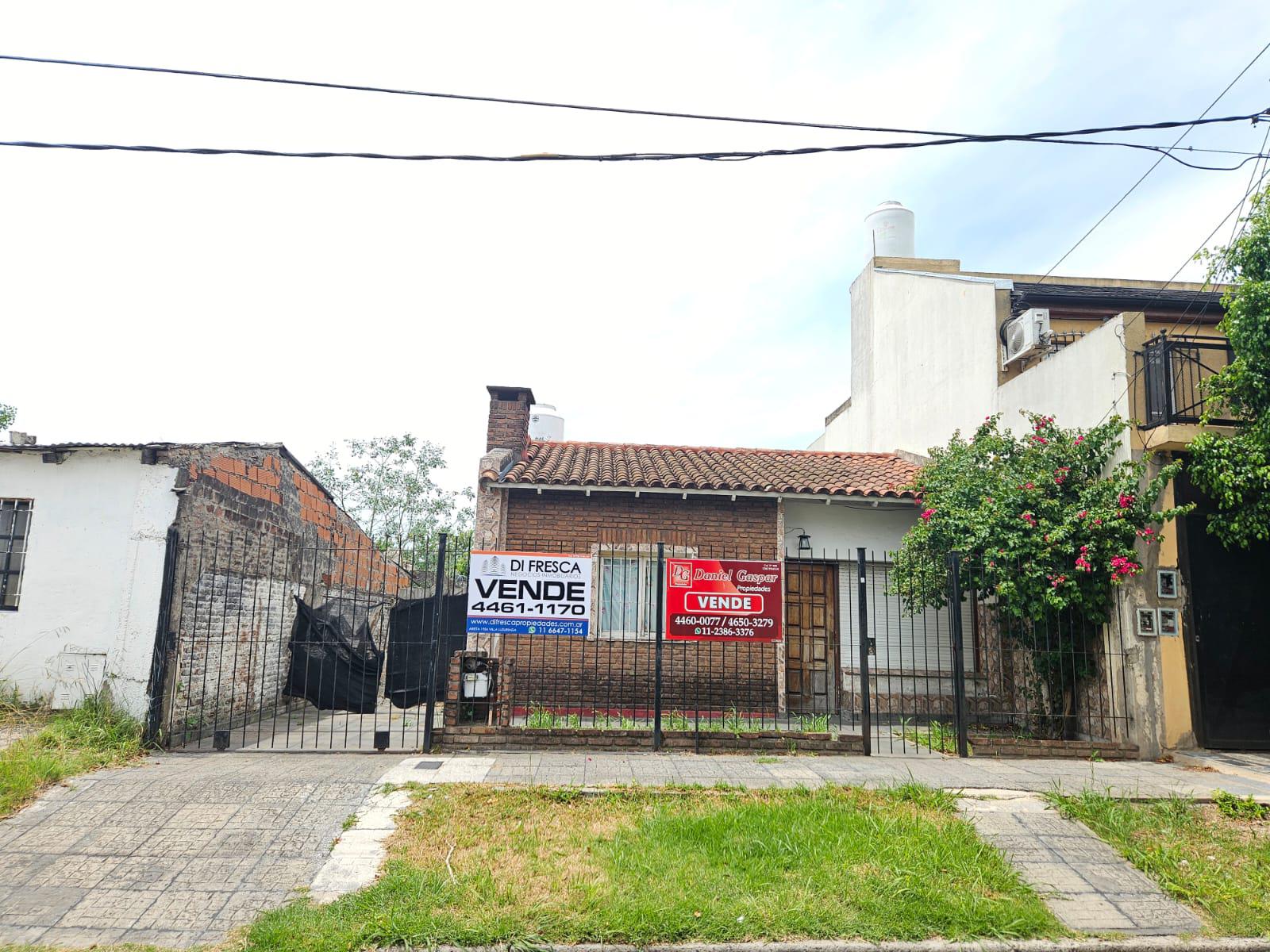 #4965262 | Venta | Casa | Villa Luzuriaga (Di Fresca Negocios Inmobiliarios)