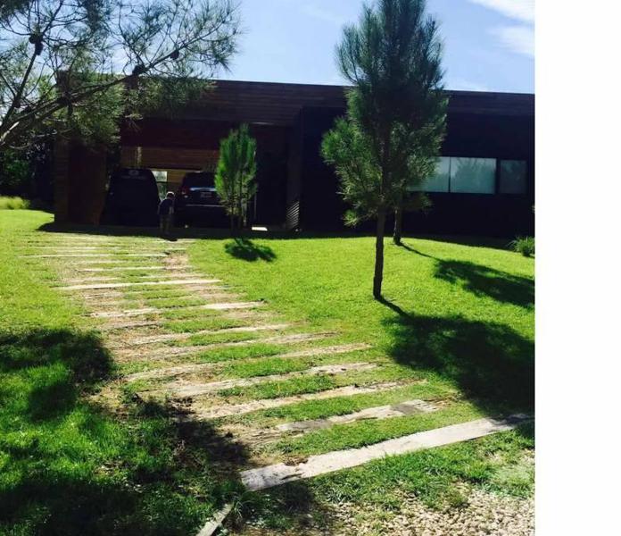 #1127232 | Sale | House | Costa Esmeralda (MAROTO PROPIEDADES)