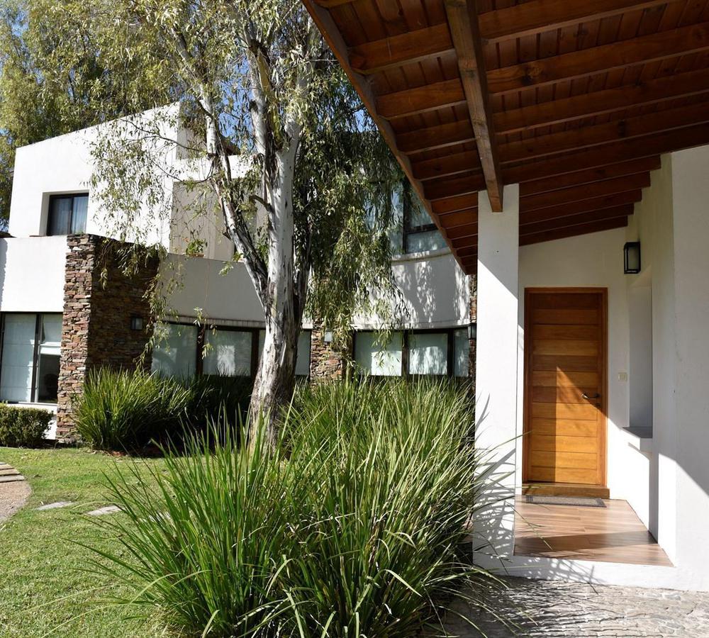 #5059957 | Temporary Rental | House | El Encuentro (FJ Pereyra Iraola Broker Inmobiliario)
