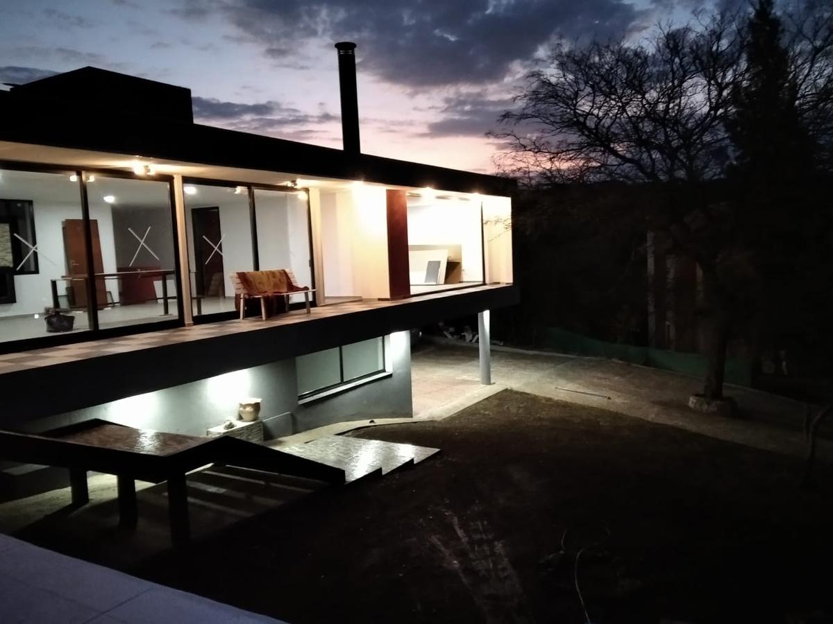 #3373839 | Venta | Casa | 4 Hojas (López  Baena Propiedades)