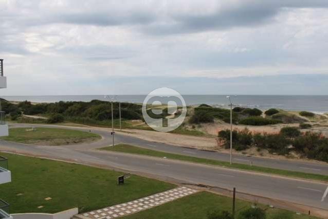 #3237919 | Venta | Departamento | Playa Brava (Emiliano Pedrozo)