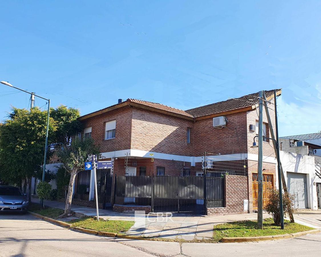 #4099758 | Venta | Casa | Beccar (CBR Compañía de Bienes Raíces)