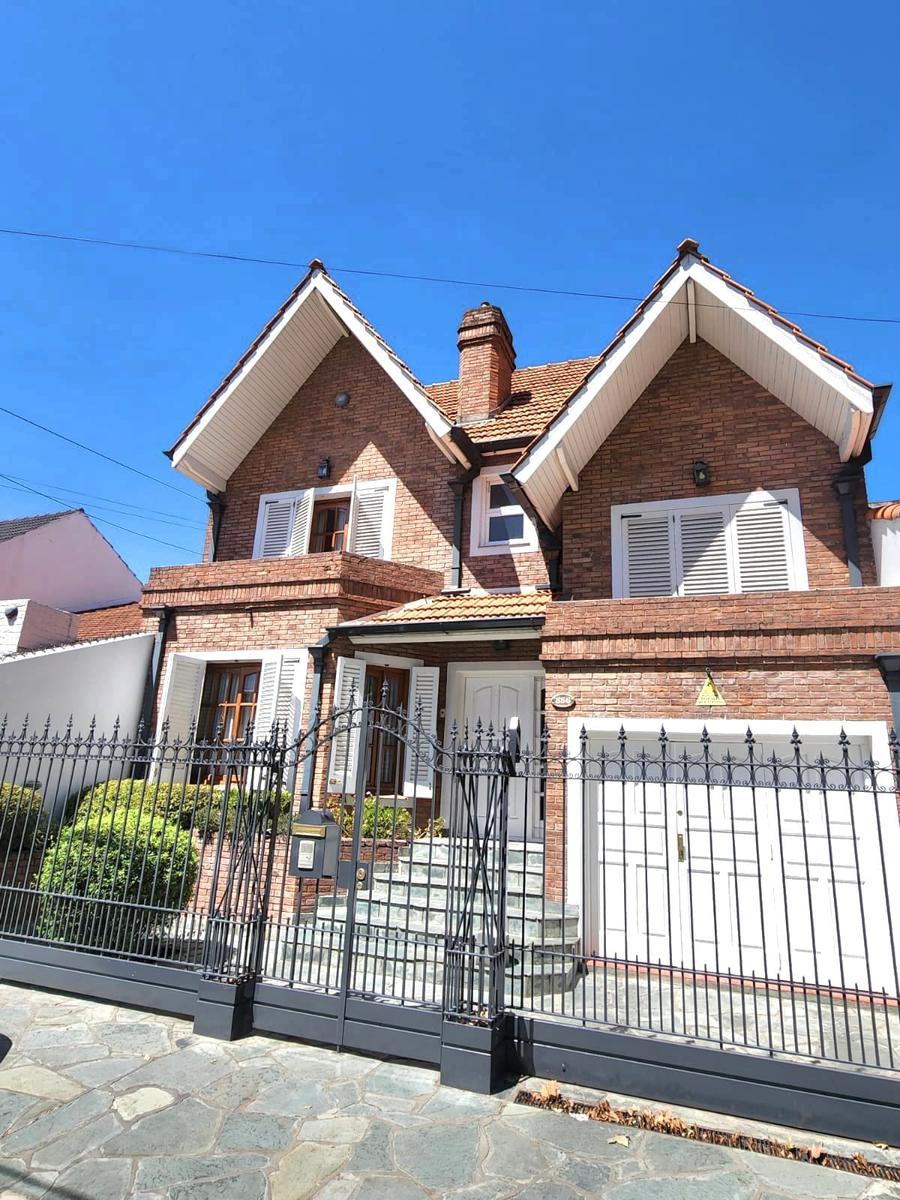 #4261058 | Sale | House | Lomas De Zamora (Munno Propiedades)