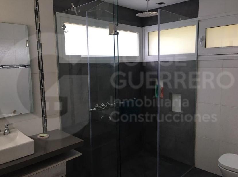 #3820446 | Rental | House | Carilo (Jorge Guerrero Inmobiliaria Construcciones)