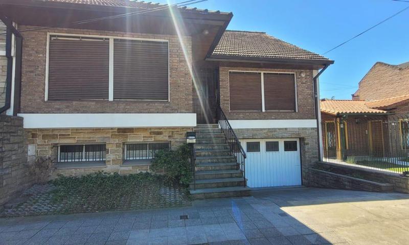 #4205978 | Venta | Casa | Bernal (Serodino Negocios Inmobiliarios)