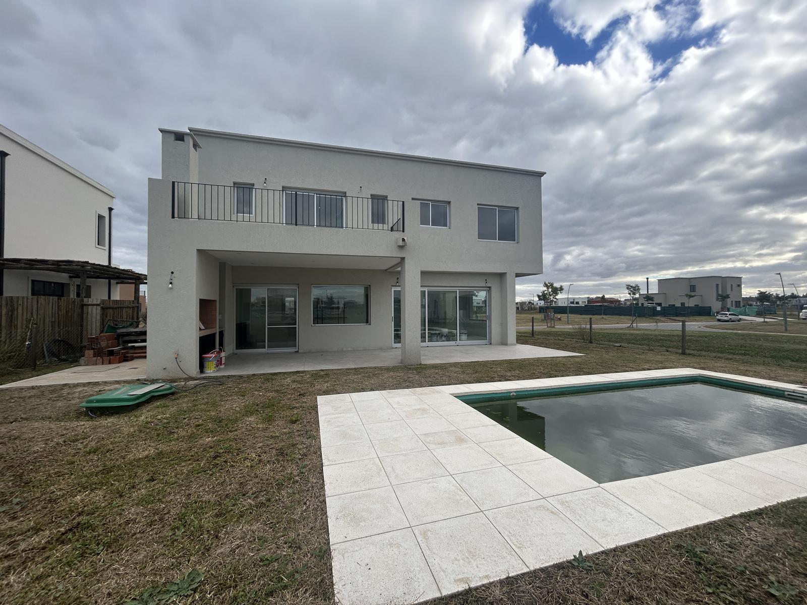 #5136395 | Sale | House | Puertos del Lago (María de Tigre)