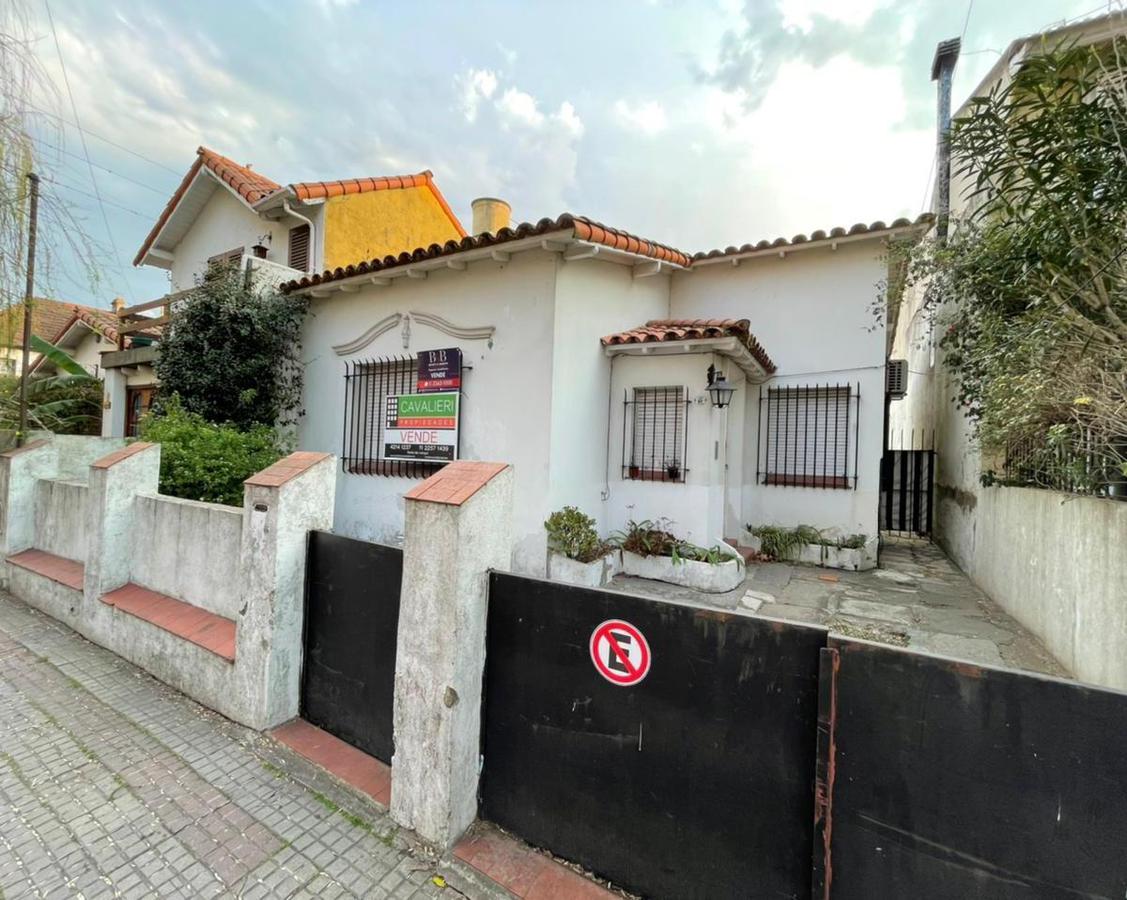 #4188399 | Venta | Casa | Adrogue (B&B Bonatti • Barretta Brokers)