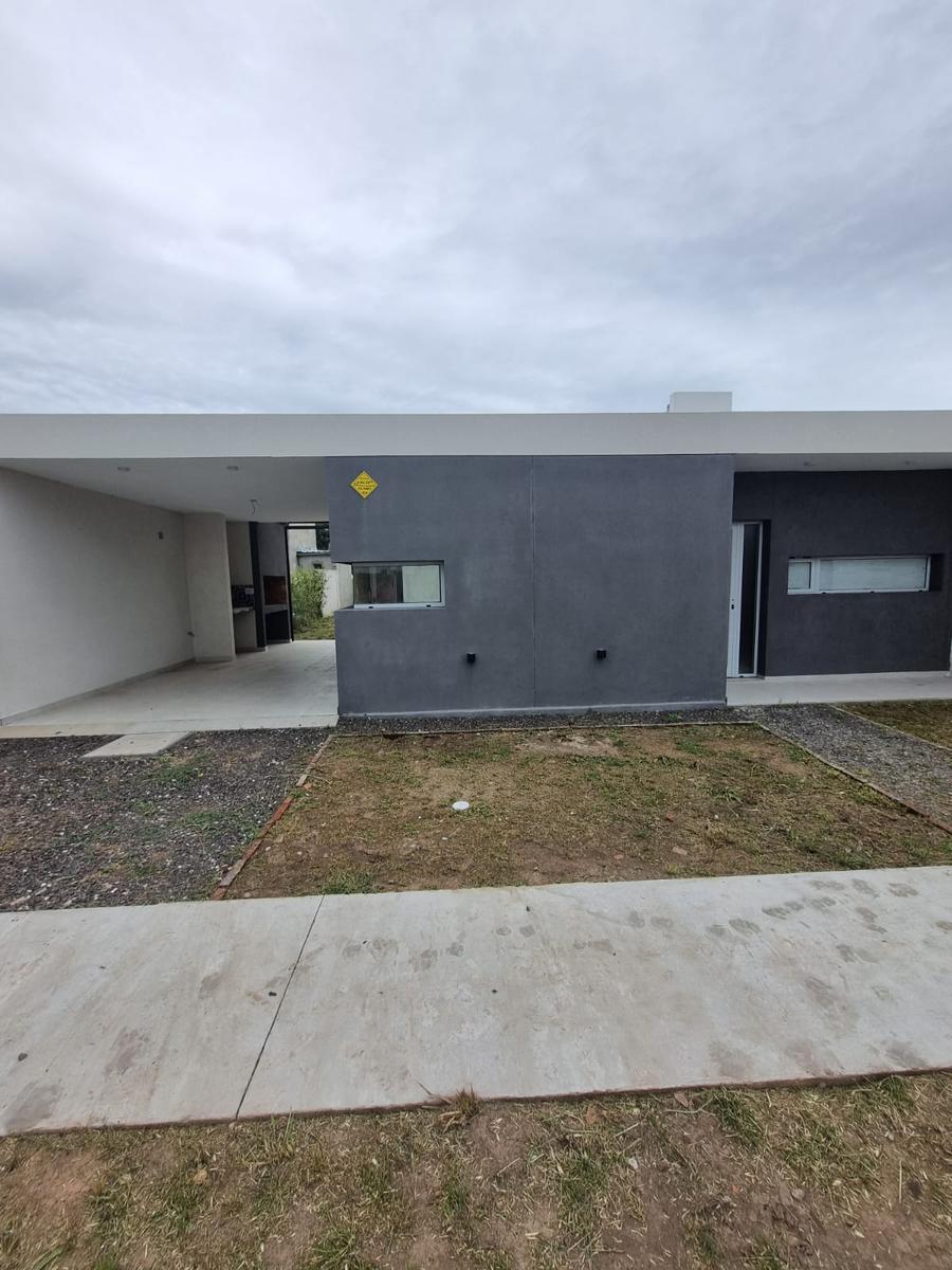 #4840803 | Venta | Casa | Puerto Gral San Martin (CV PROPIEDADES)