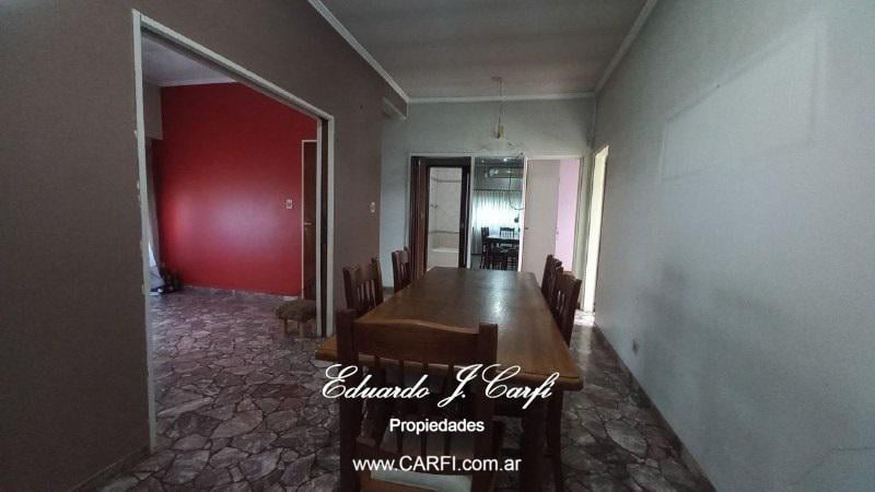 #2503034 | Venta | Casa | Castelar Norte (EDUARDO J. CARFI Propiedades)