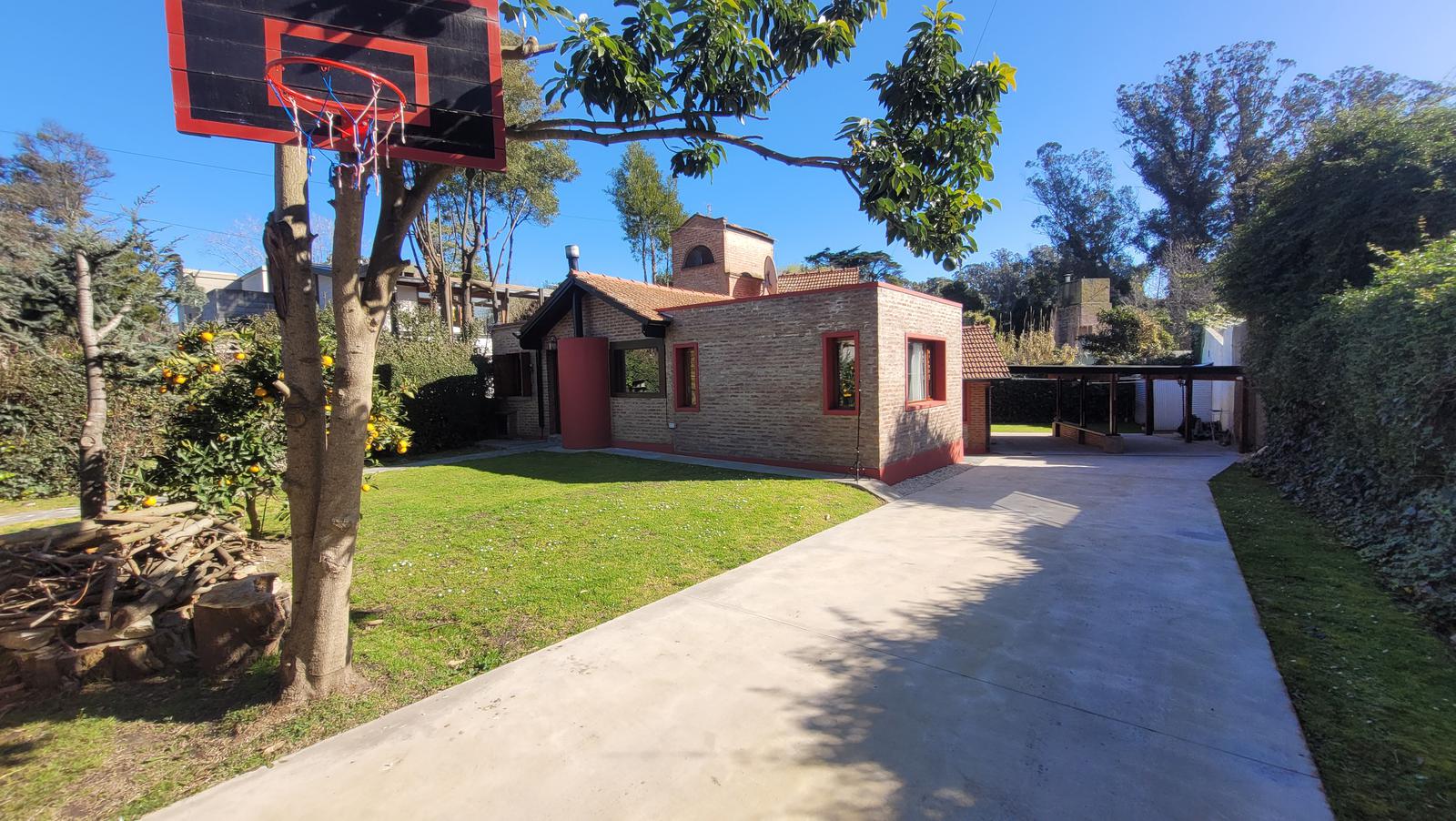 #4923734 | Venta | Casa | Barrio Bosque Peralta Ramos (Scaramuzzino Propiedades)