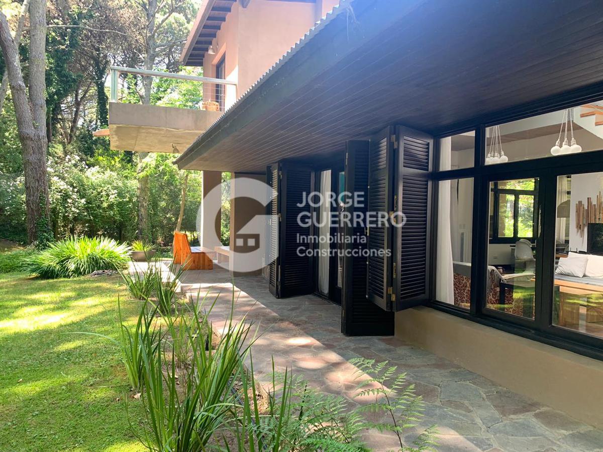 #4518341 | Temporary Rental | House | Carilo (Jorge Guerrero Inmobiliaria Construcciones)