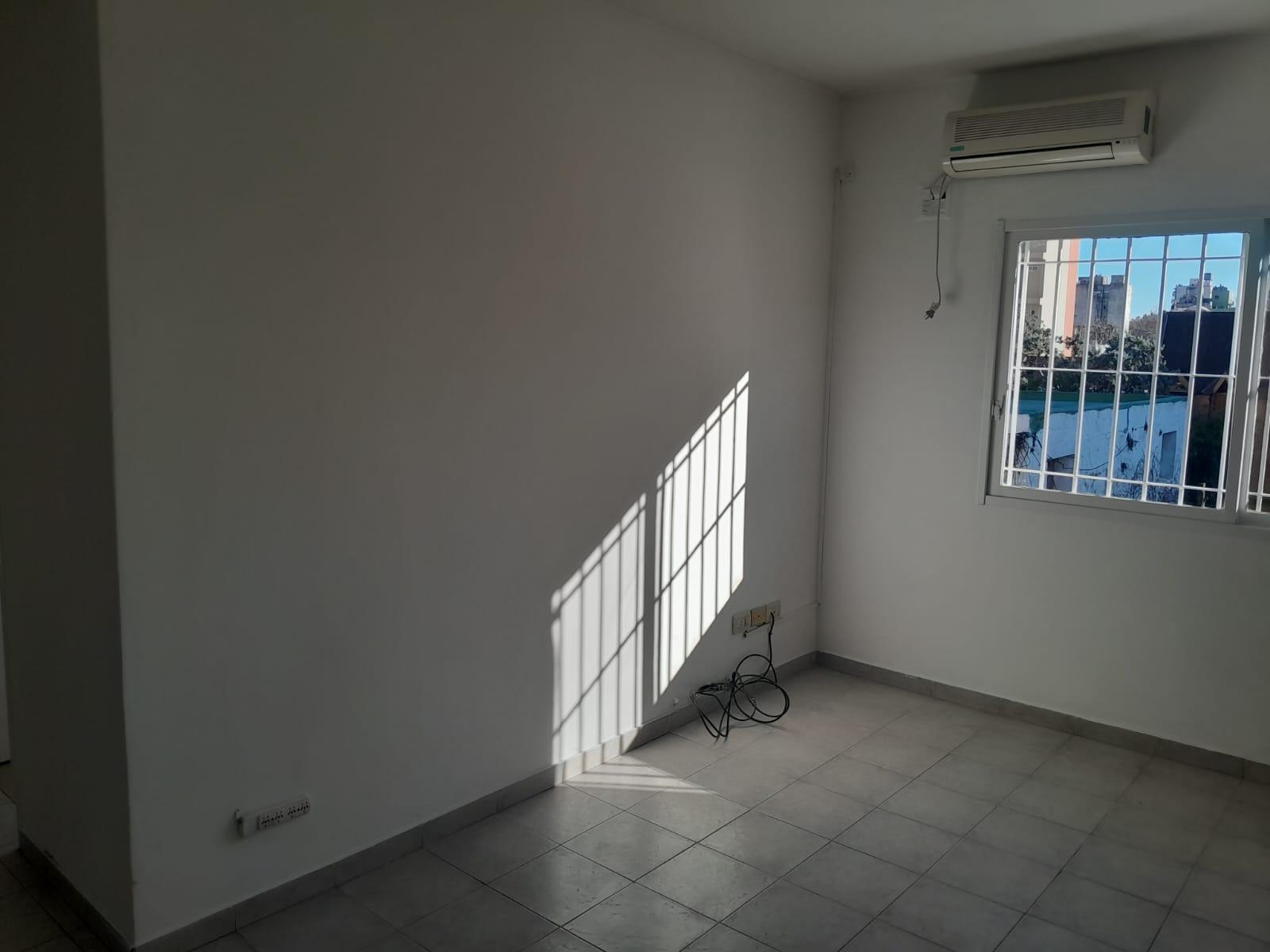 #5279654 | Alquiler | Departamento | Floresta (INMOBROKERS)