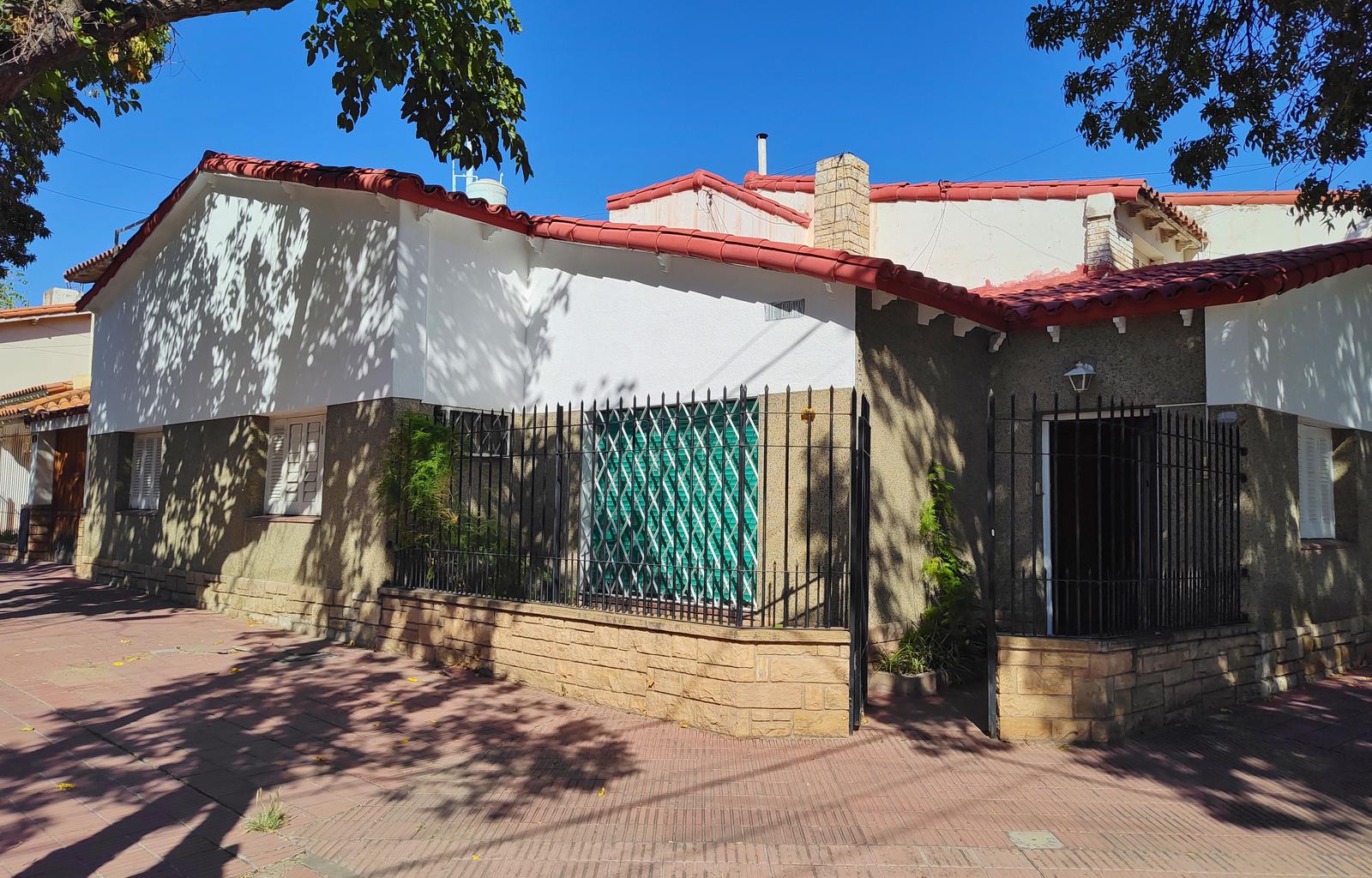 #5018523 | Sale | House | Godoy Cruz (BONDAR INMOBILIARIA)