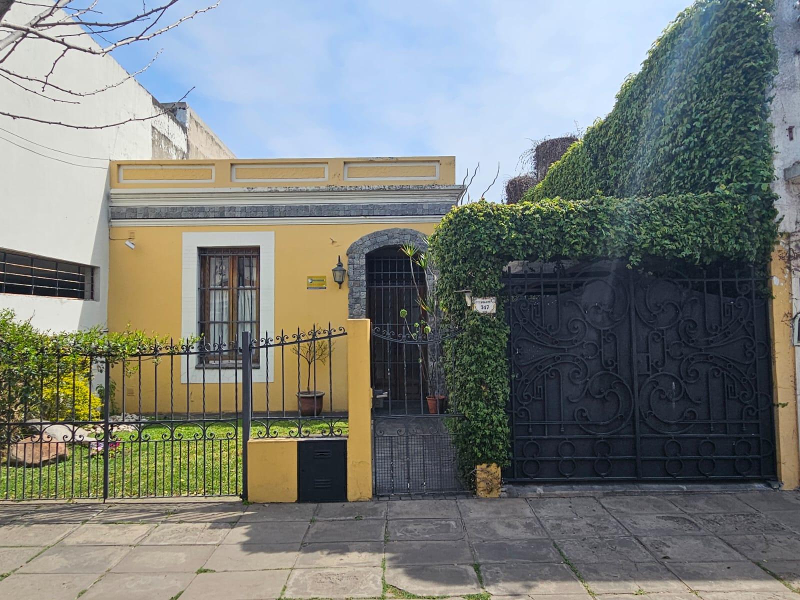 #5464069 | Venta | Casa | Castelar Sur (EDUARDO J. CARFI Propiedades)