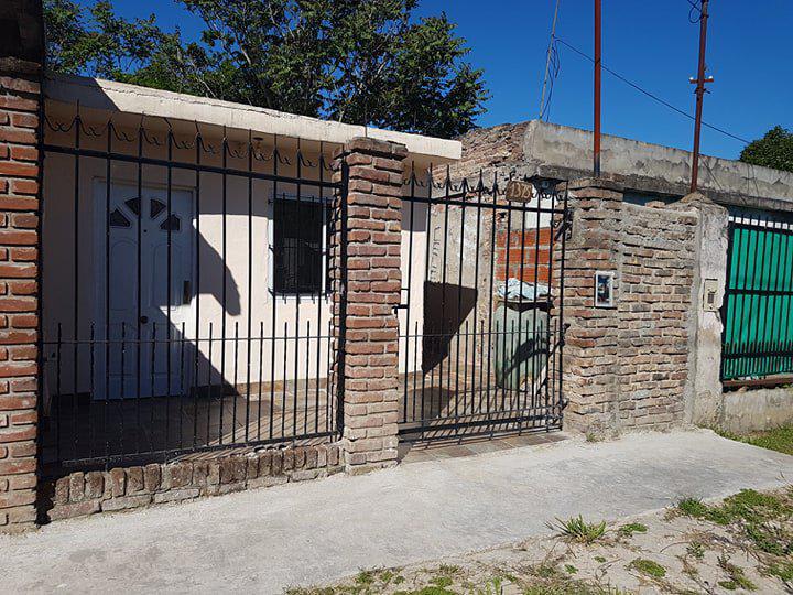 #5274859 | Alquiler | Casa | Jose Marmol (Andrea Matone propiedades)