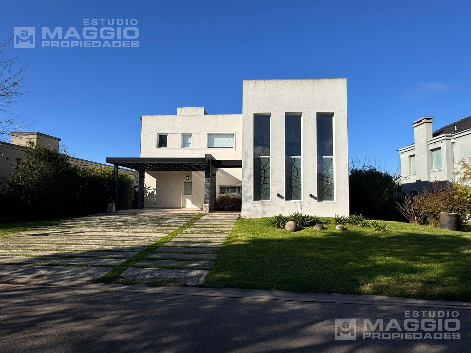 #5282034 | Venta | Casa | Canning (Estudio A. Maggio Propiedades)