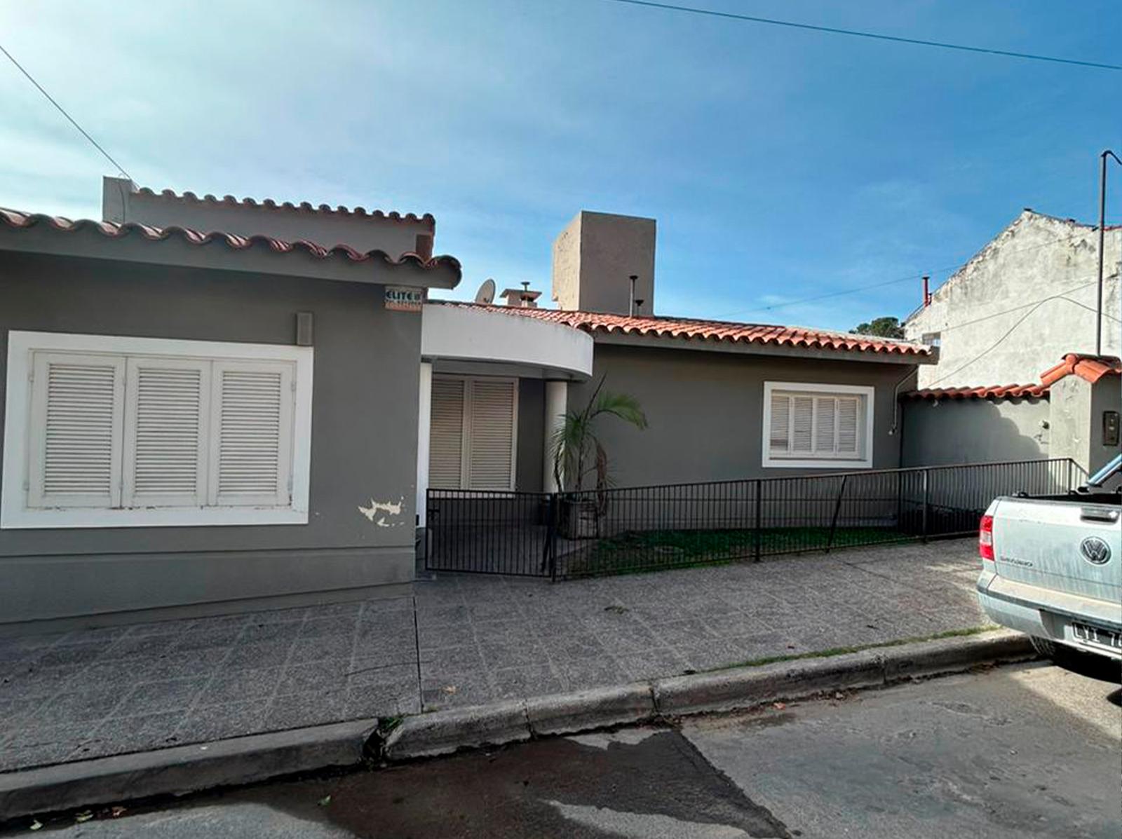 #5315324 | Venta | Casa | Barrio Tres Cerritos (Santiago Fleming Propiedades)