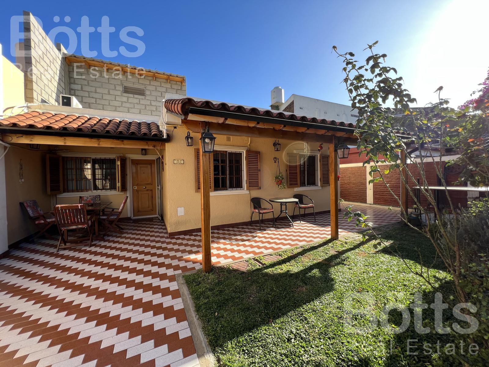 #5418988 | Venta | PH | Villa Celina (Bötts Real Estate)