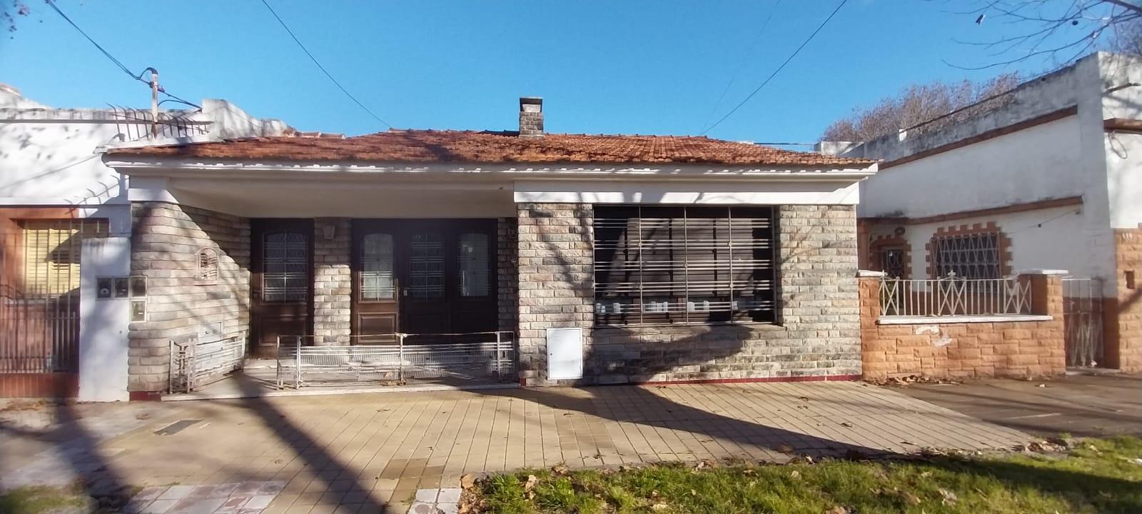 #5447536 | Venta | Casa | Lomas De Zamora (Fabian Tortello)