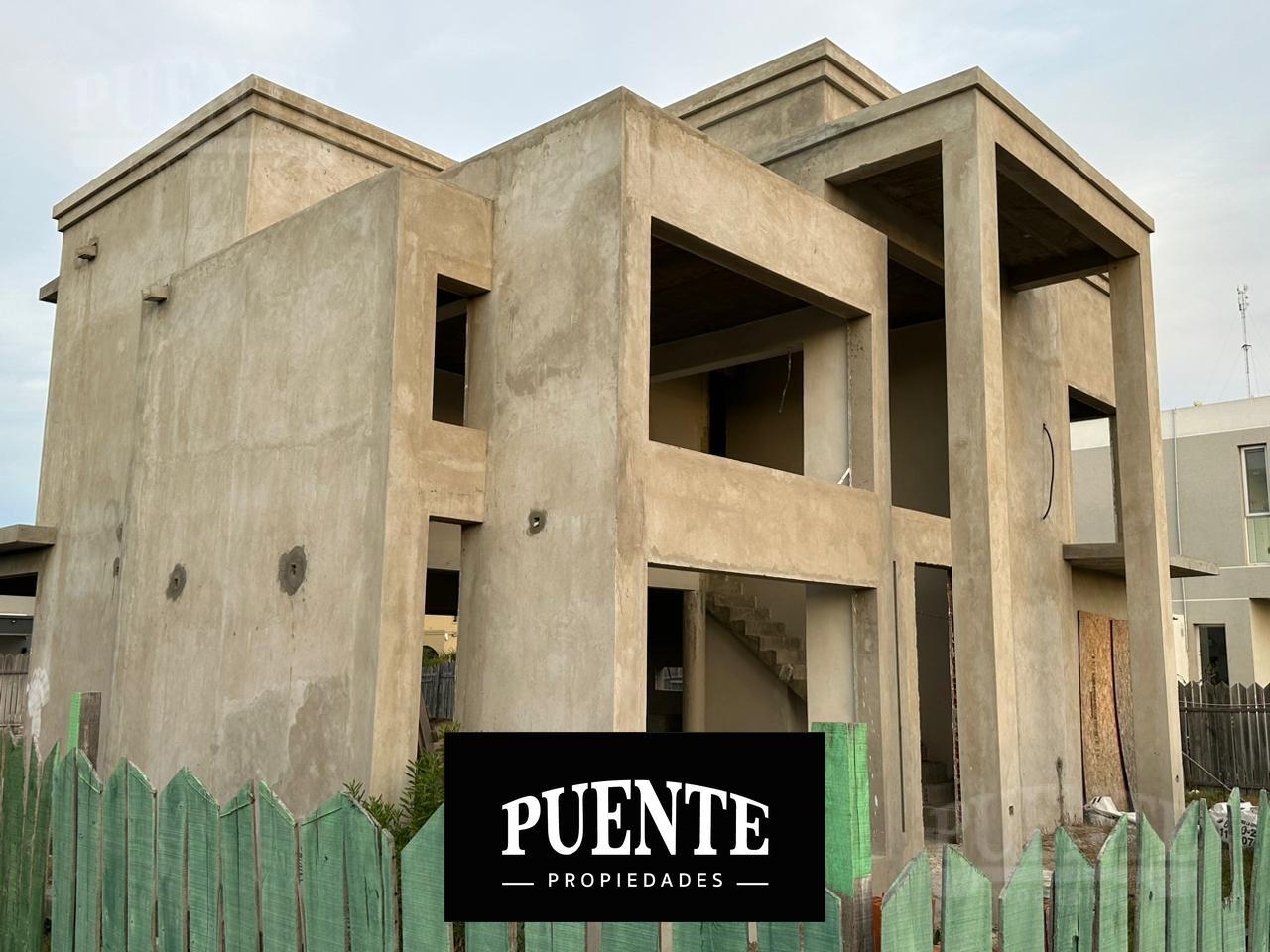 #5437212 | Venta | Casa | Canning (Puente Propiedades)