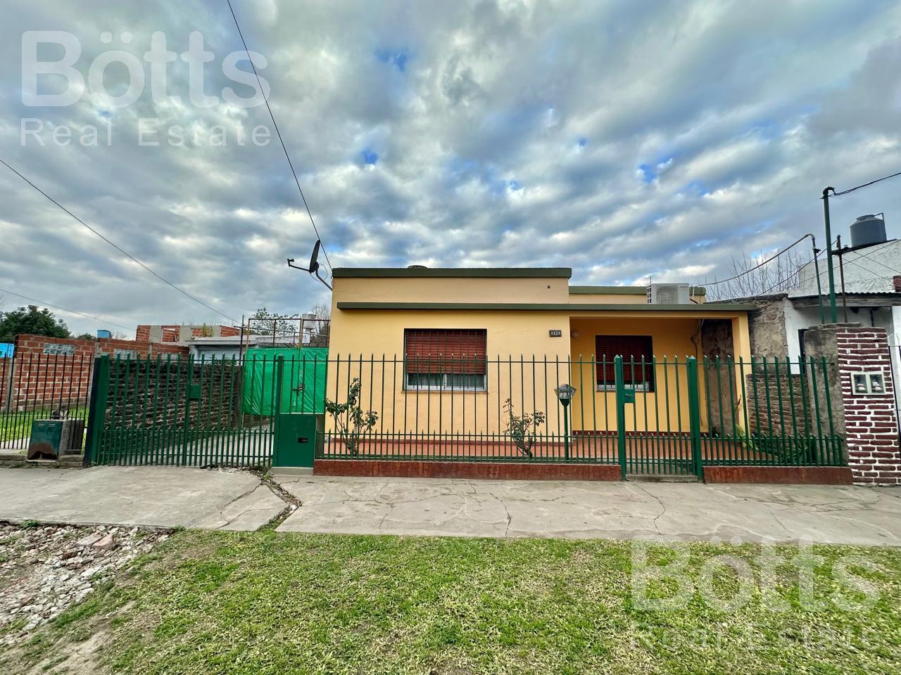 #5419006 | Venta | Casa | Jose C. Paz (Bötts Real Estate)