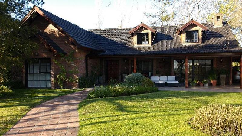 #4865853 | Venta | Casa | Campana (Aubone y Asociados)