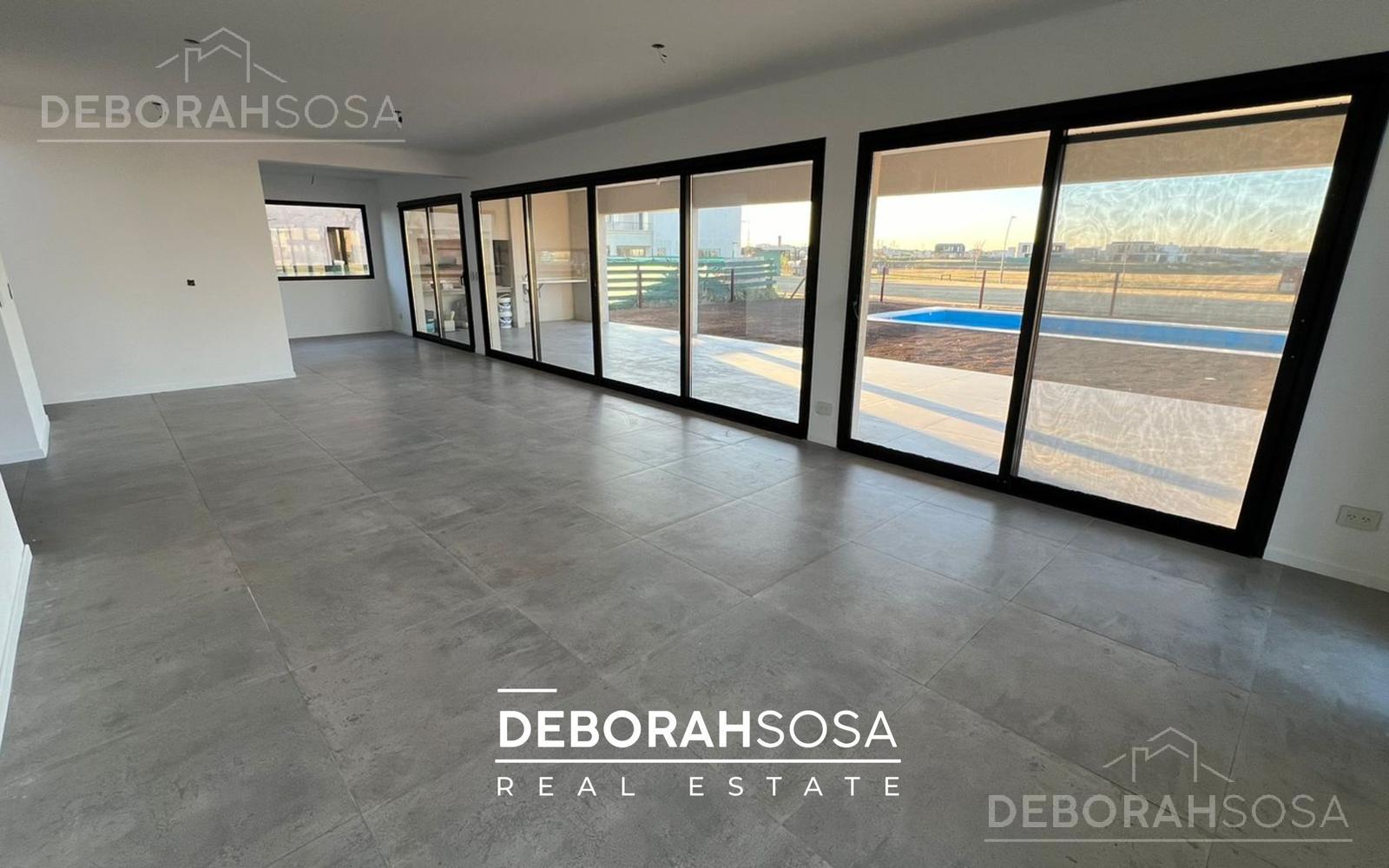 #5446978 | Venta | Casa | Puertos del Lago (Deborah Sosa)